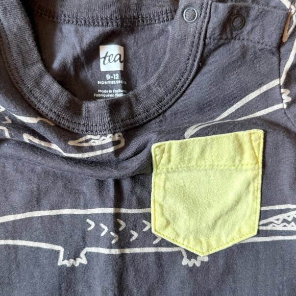 Tea Collection Pocket Shortie Baby Romper - Croc Contrast - Picture 2 of 3
